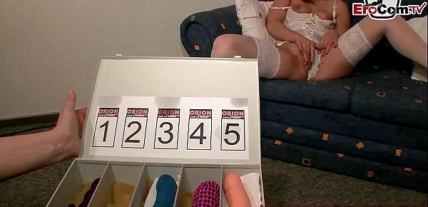 Deutsches Casting mit normaler Frau die das erste mal vor der Kamera fickt